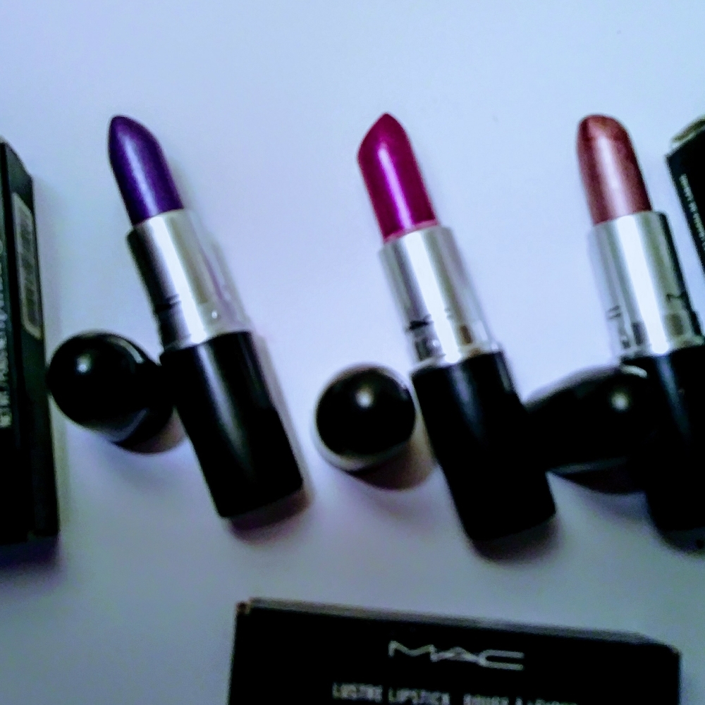 MAC BUNDLE OF LIPSTICKS 'THE VIOLETS'